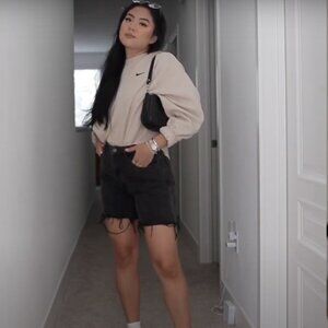 Nike Mini Swoosh Oversized Cropped Sweatshirt in Oatmeal (Beige) - Med